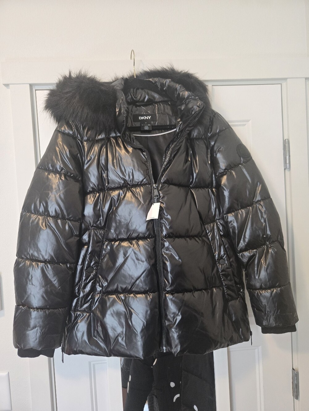 NWT!! DKNY Glossy Black Quilted Puffer with Fur-Trim Hood. Size L
